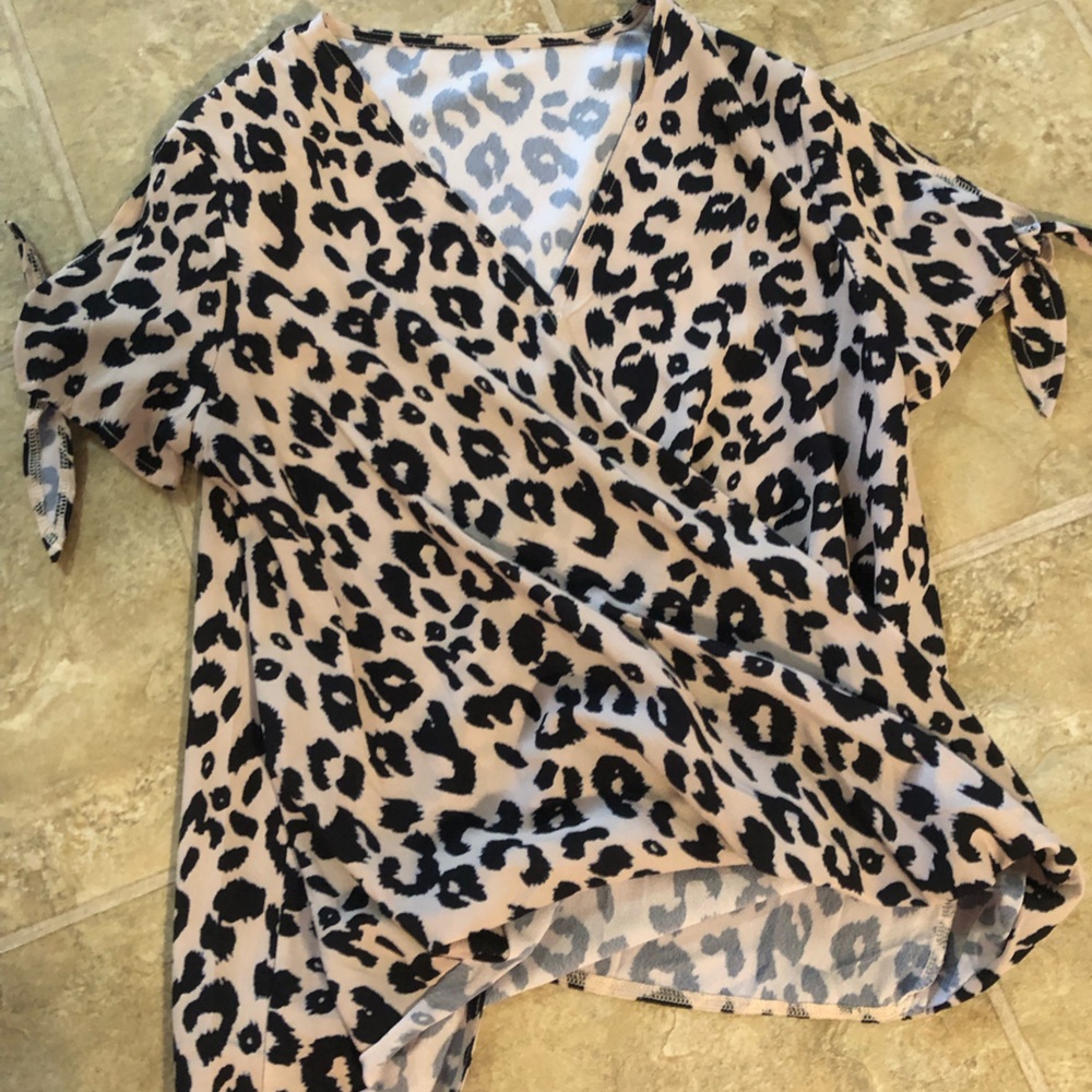 Blouse, size S, leopard print